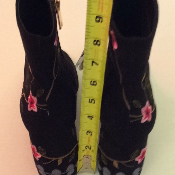 Nanette Lepore Lily Embroidered Booties 9.5M NWT - Picture 5 of 8